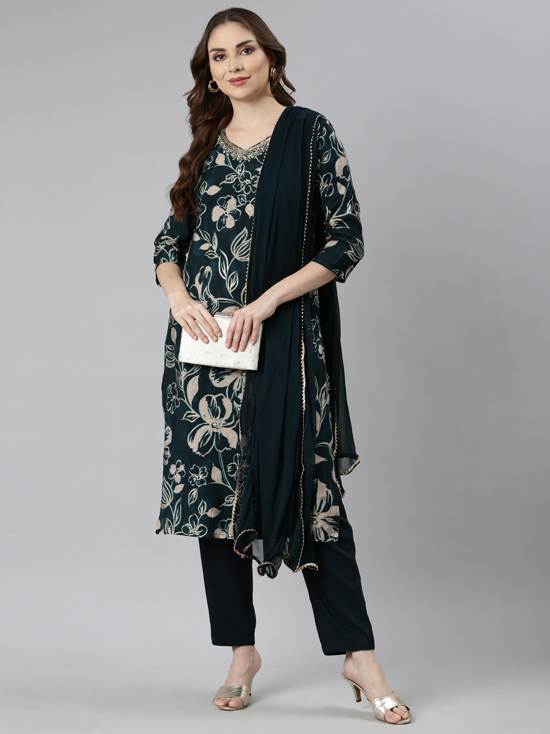 Neerus Green printed floral suit set - detail view 2