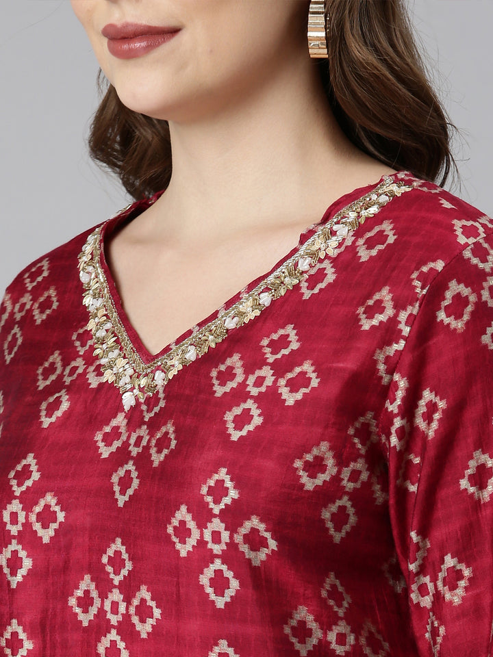 Neerus Pink printed chevron suit set - detail view 1