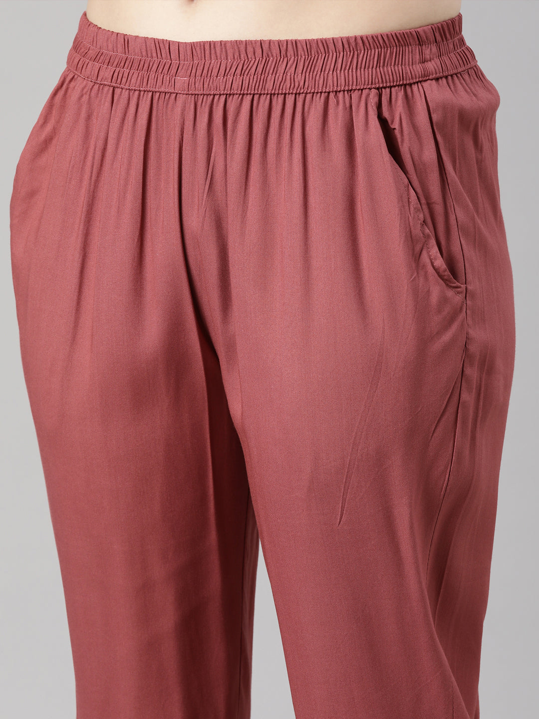 Neerus Pink printed floral straight suit set - detail view 3