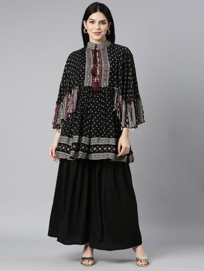 Neerus Black Regular Straight Floral Kurti And Sharara