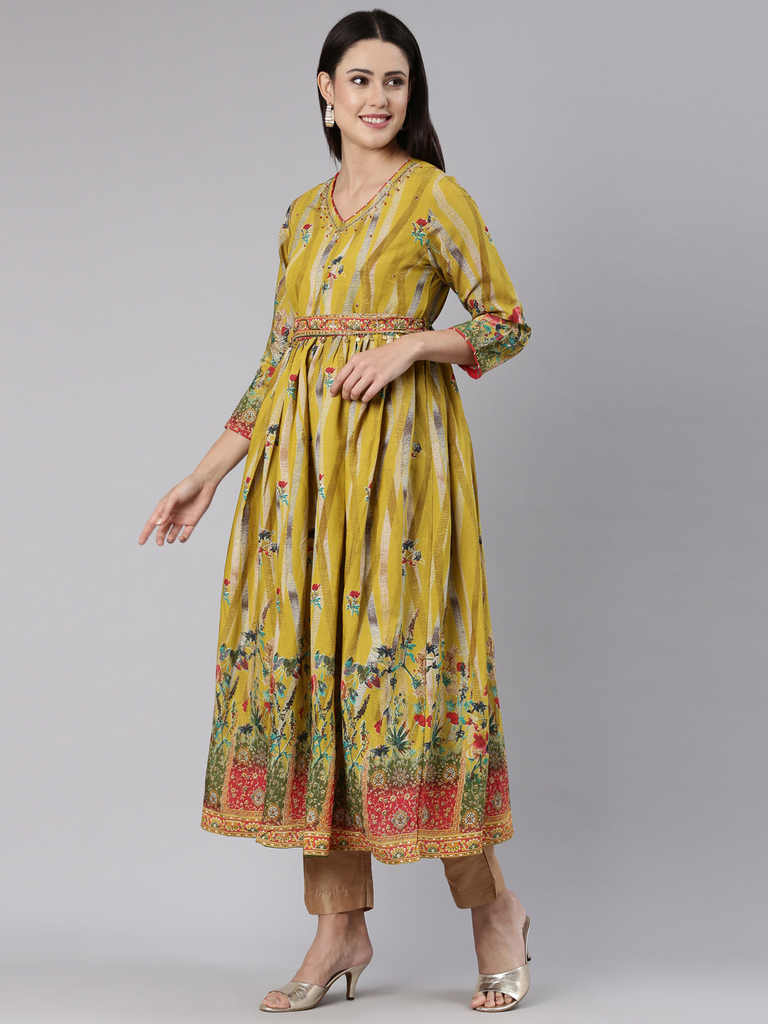 Neerus Green Straight Casual Floral Dress