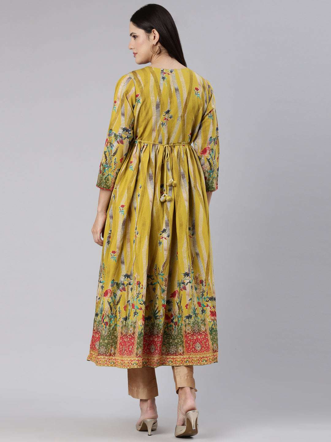 Neerus Green Straight Casual Floral Dress