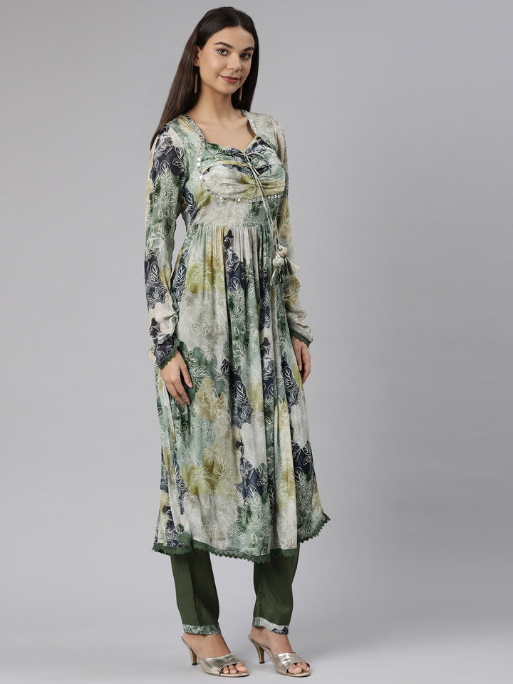 Neerus Green printed floral straight suit set - back view