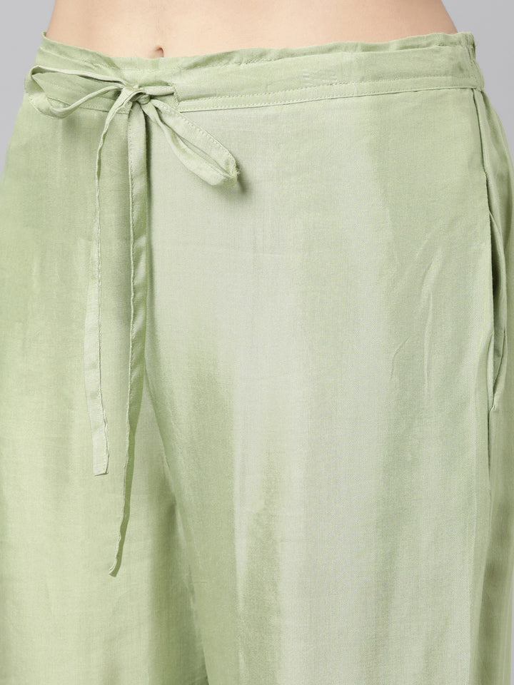 Neerus Green printed floral straight suit set - detail view 3