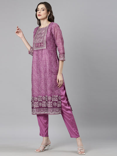 Neerus Magenta Casual Floral Straight Kurta and Trousers With Dupatta