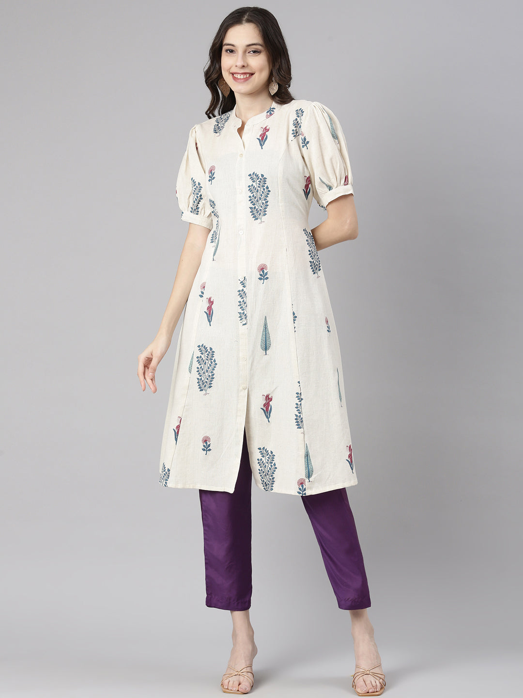 Neerus Off White Casual Floral Straight Kurtas