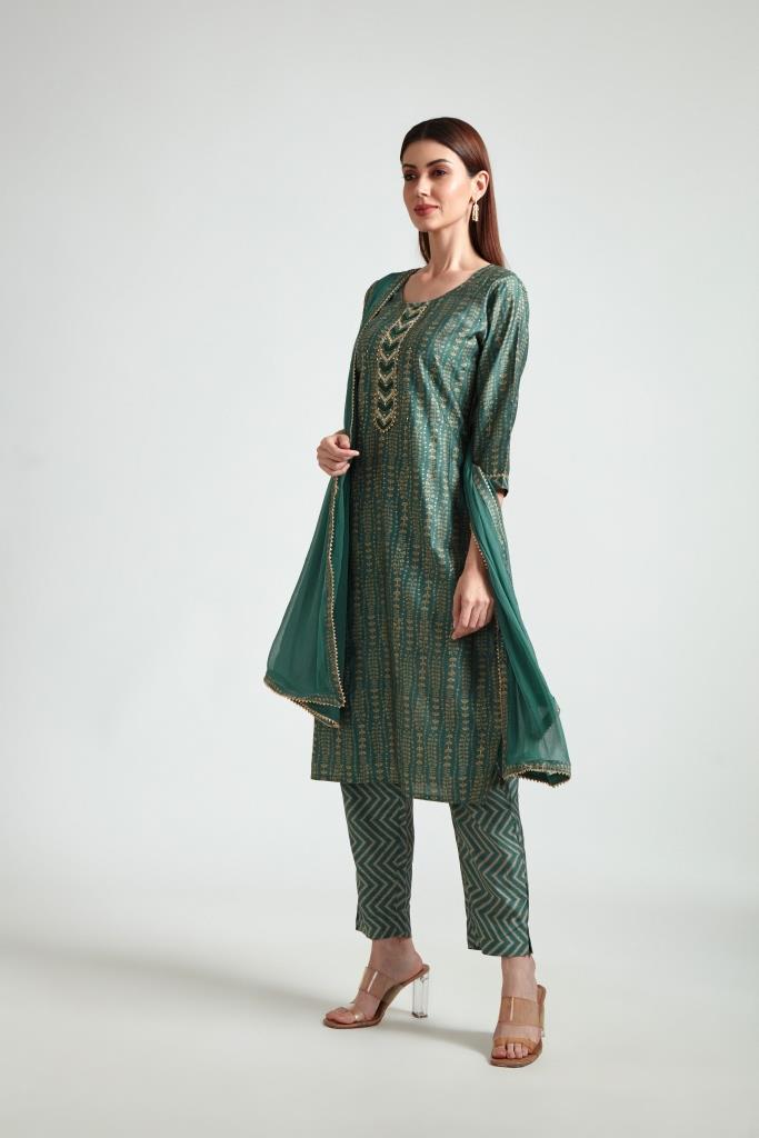 Neerus Women Green Printed Kurta with Trousers With Dupatta