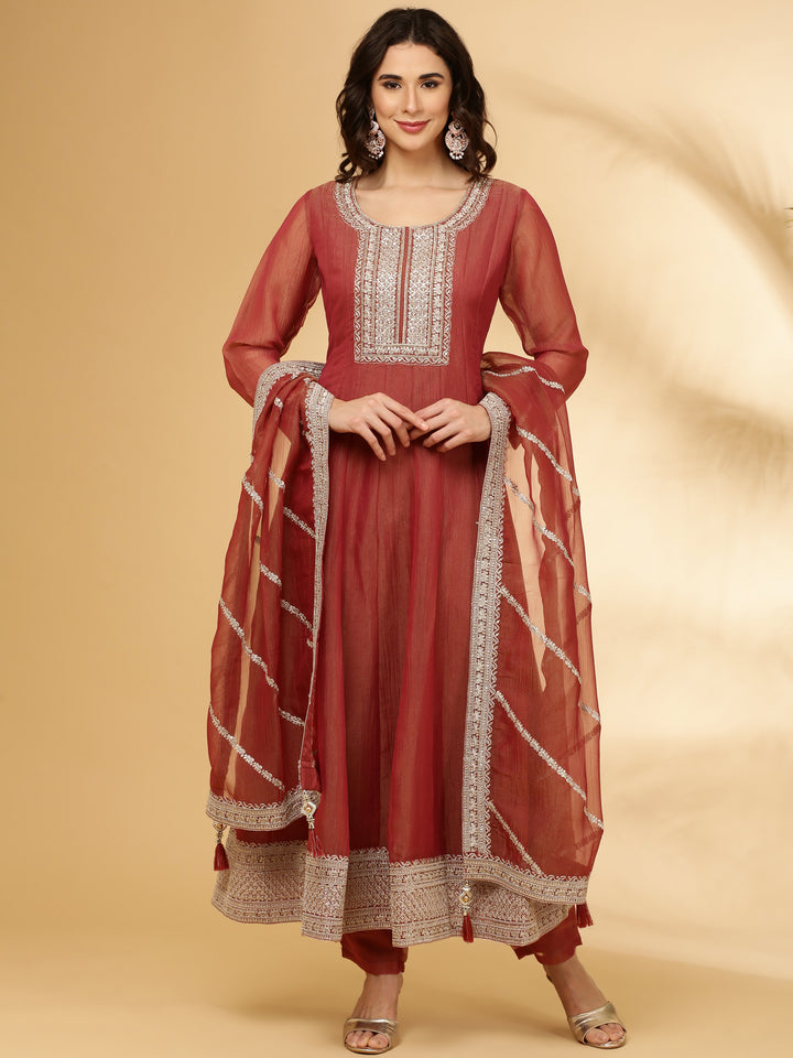 Gajari Tissue Three Piece Set