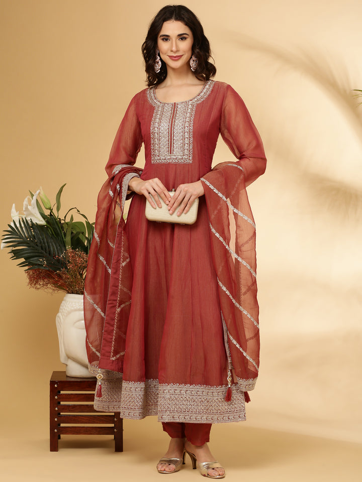 Gajari Tissue Three Piece Set