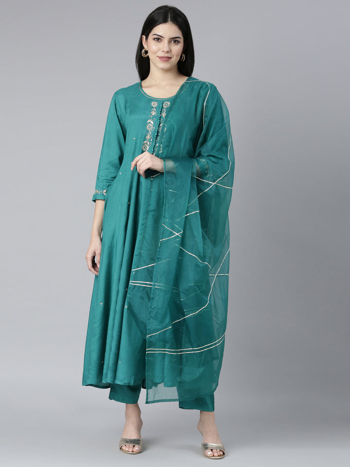 Neerus Green Shantoon solid straight kurta set - front view