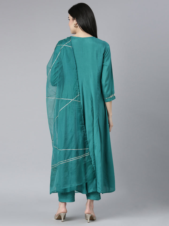 Neerus Green Shantoon solid straight kurta set - side view