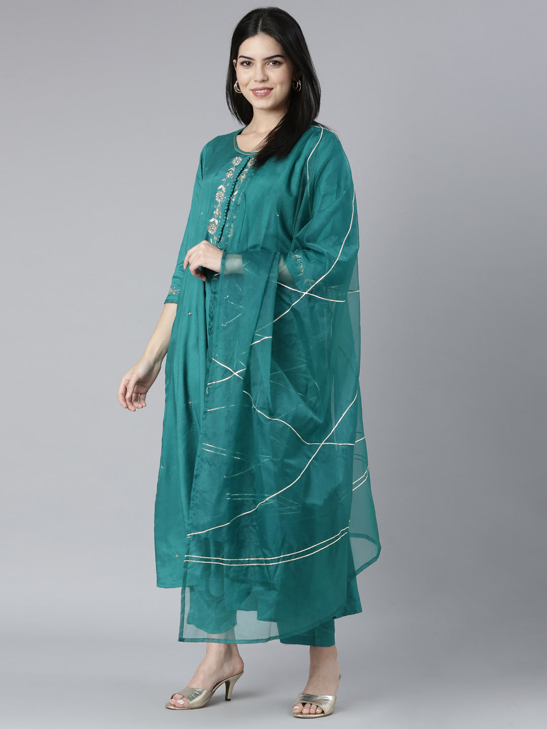 Neerus Green Shantoon solid straight kurta set - detail view 2
