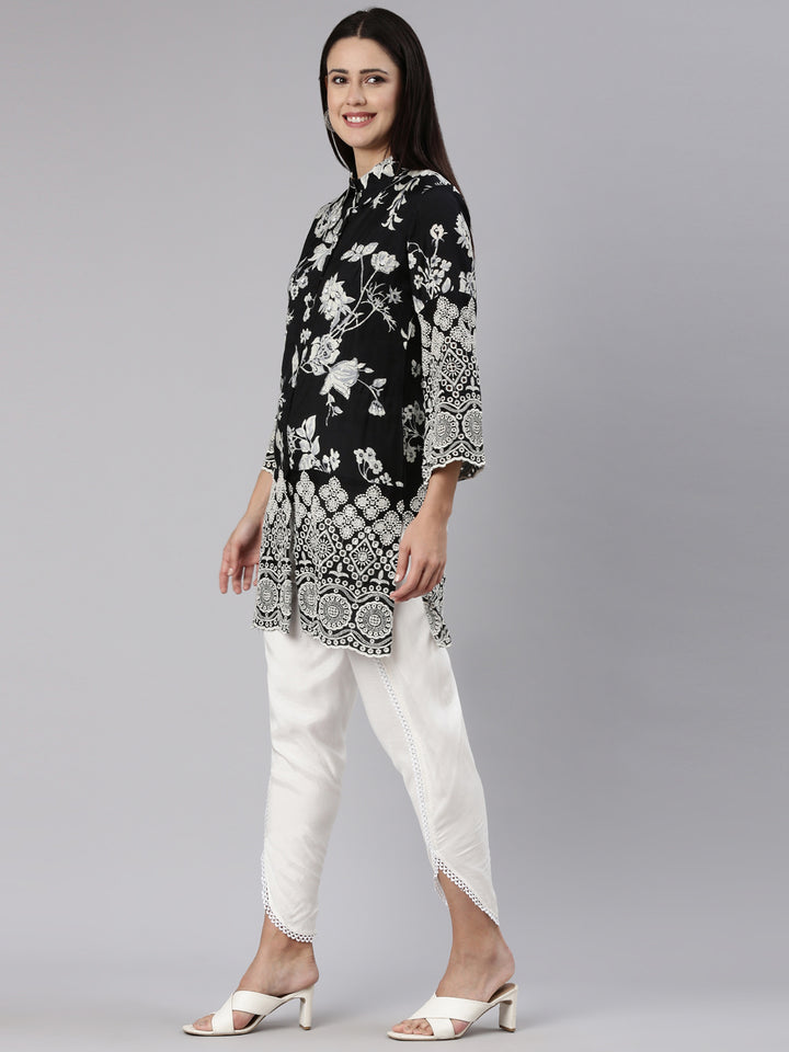 Neerus Black Regular Straight Printed Kurta And Trousers