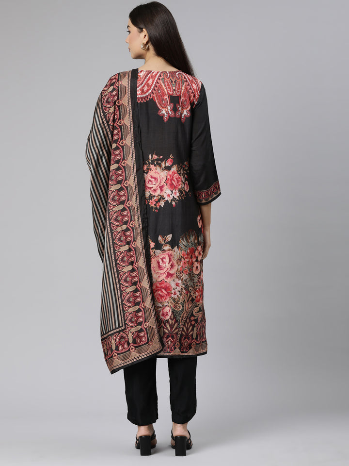 Neerus Black muslin printed suit set - side view