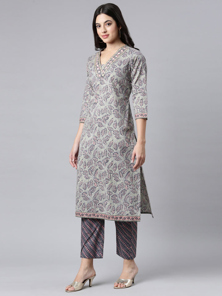 Neerus Grey cotton printed suit set - back view