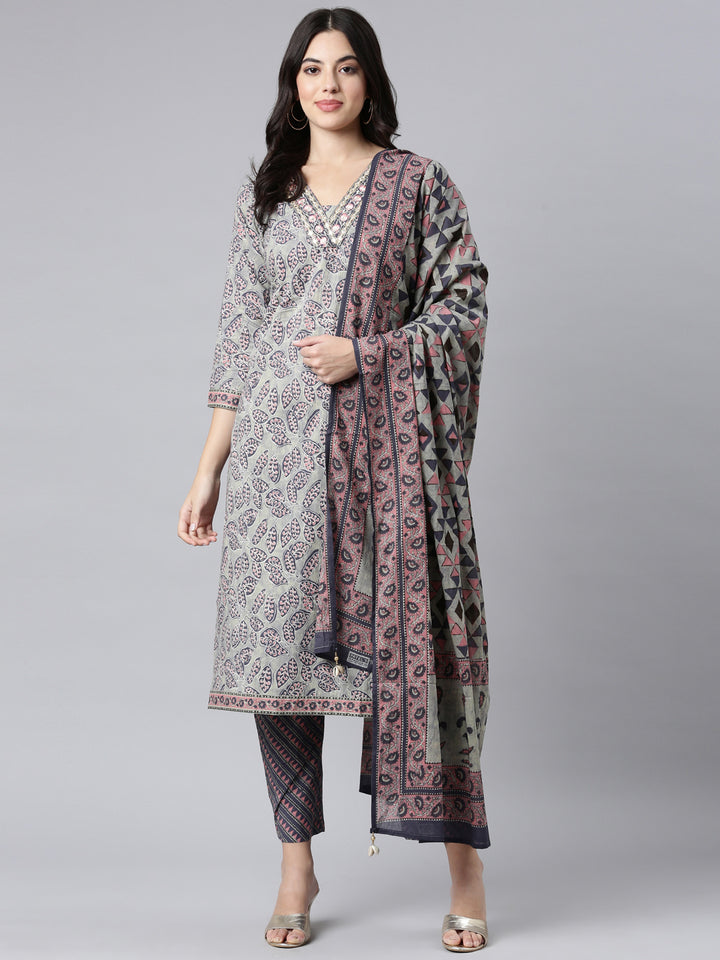 Neerus Grey cotton printed suit set - detail view 2