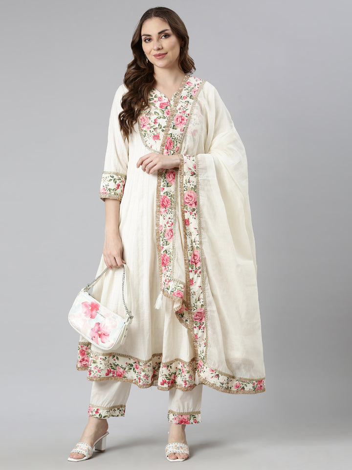 Neerus Beige flared solid suit set - detail view 2