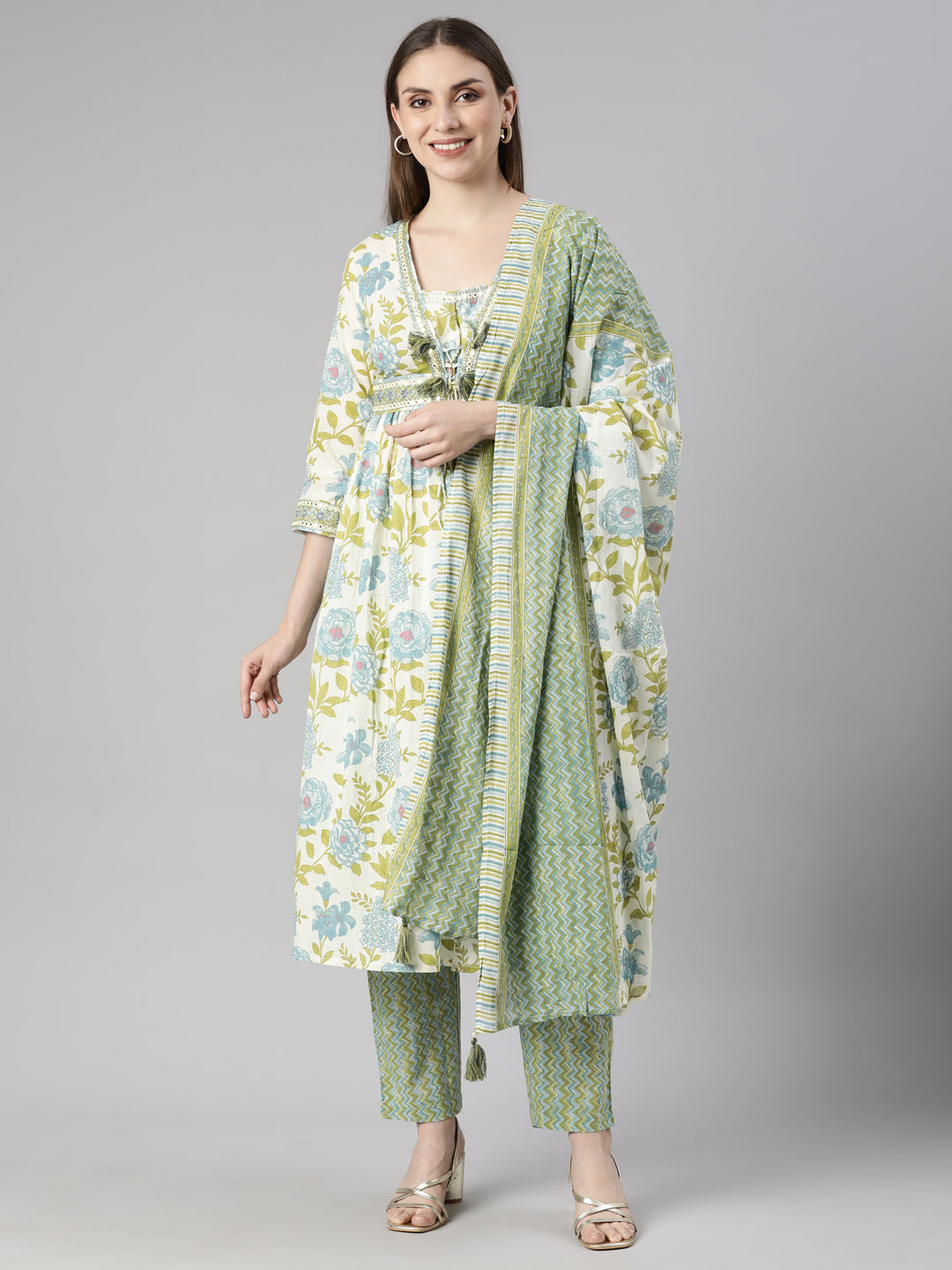 Neerus Green printed floral suit set - front view