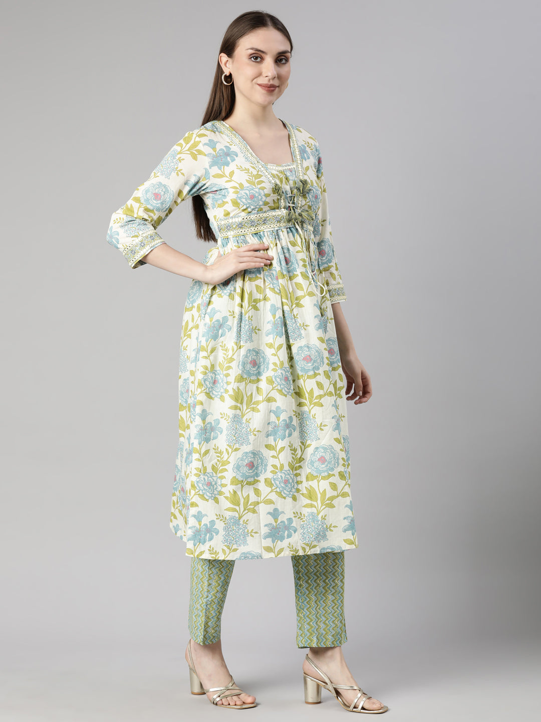 Neerus Green printed floral suit set - back view