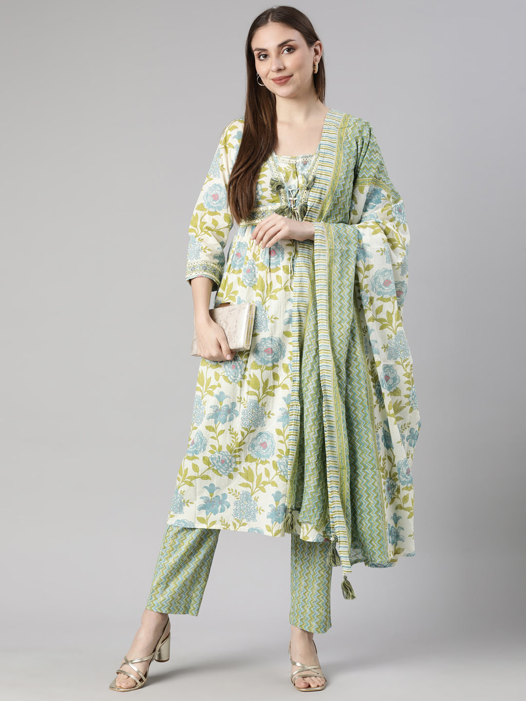 Neerus Green printed floral suit set - detail view 2