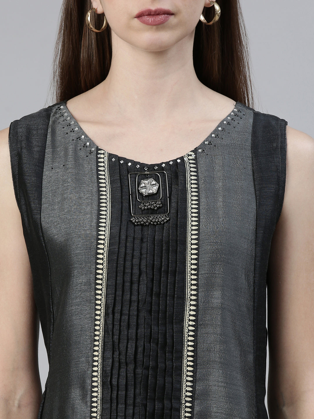 Neerus Thread Work Sleeveless Panelled A-Line Crepe Kurta