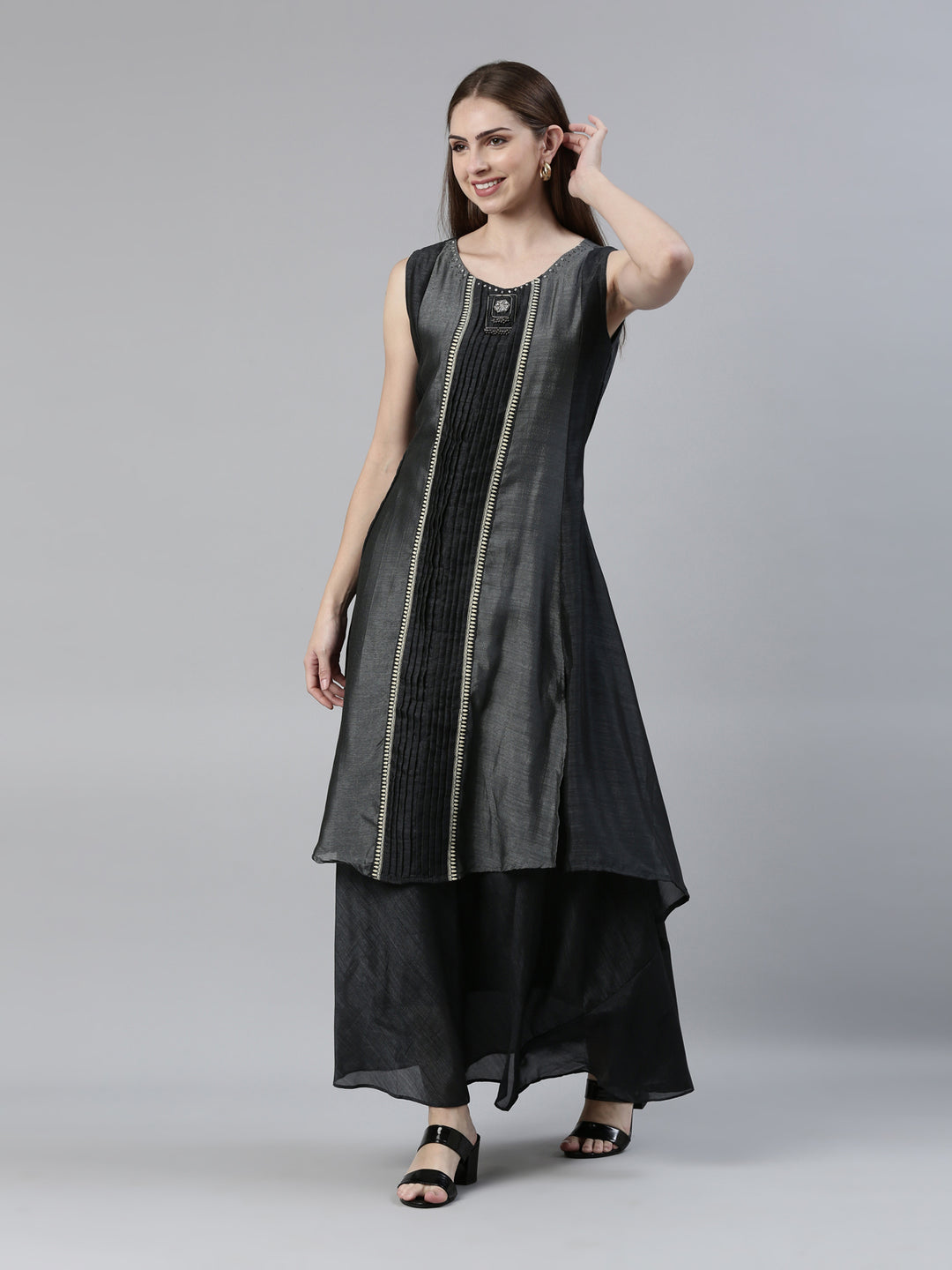 Neerus Thread Work Sleeveless Panelled A-Line Crepe Kurta