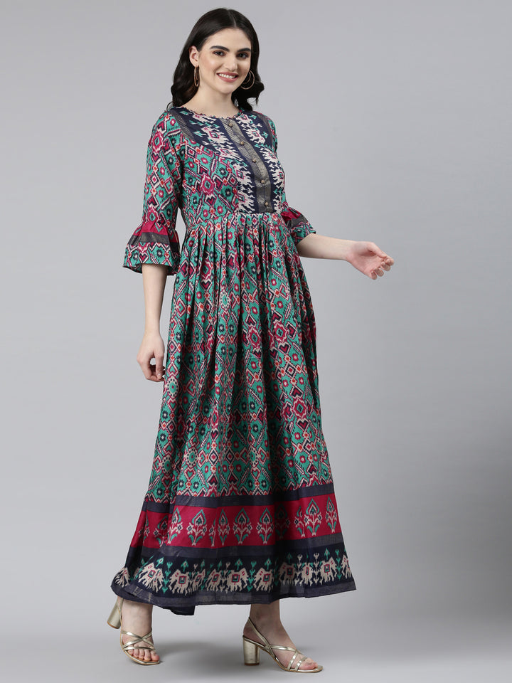 Neerus Green printed straight dress - back view
