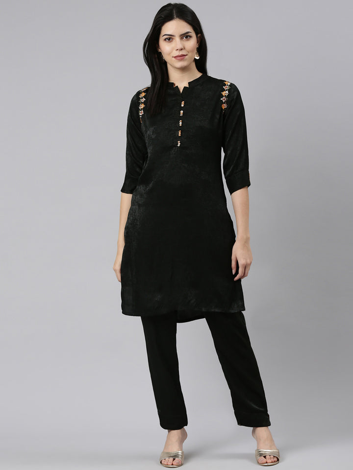 Neerus Olive Regular Straight Solid Kurta And Trousers