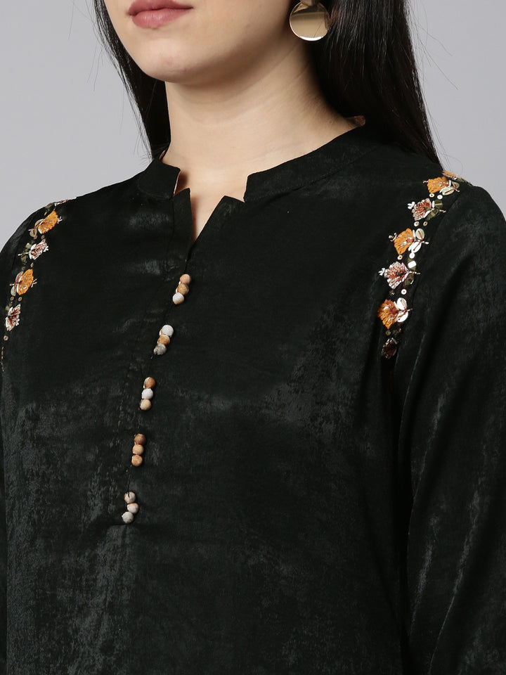 Neerus Olive Regular Straight Solid Kurta And Trousers