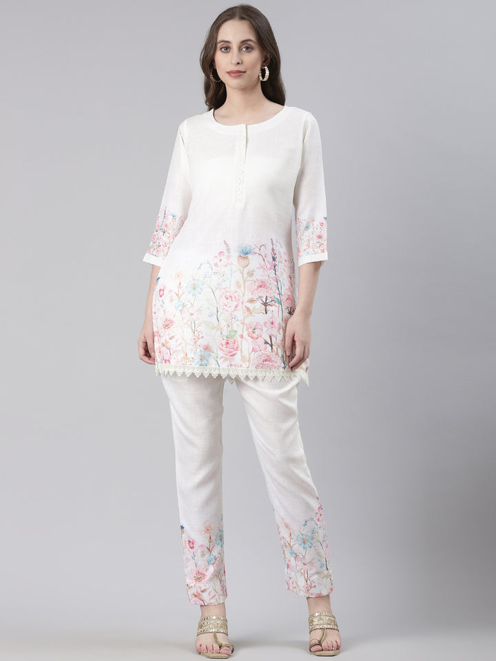 Neerus White Casual Printed Kurti with Trousers
