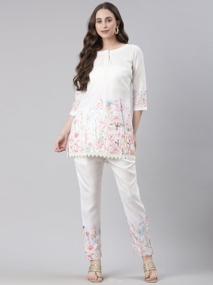 Neerus White Casual Printed Kurti with Trousers