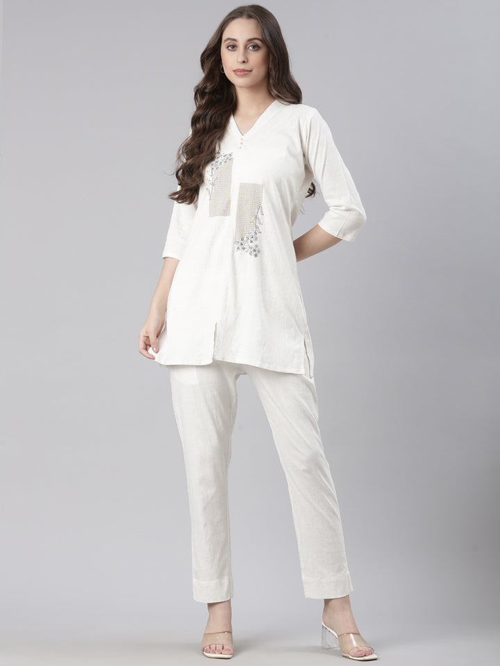 Neerus White Casual Solid Kurti with Trousers