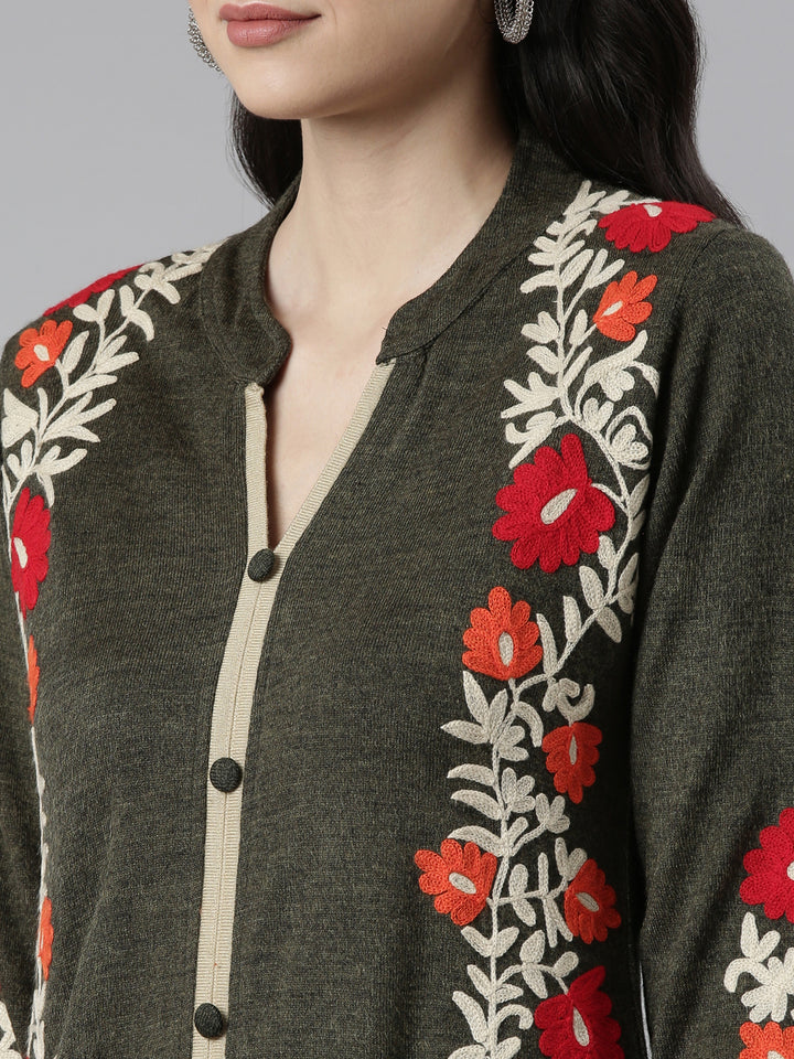 Neerus Green rayon floral printed kurti - detail view 1