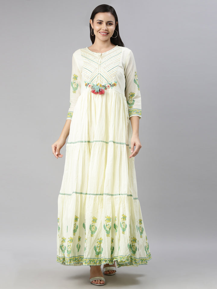 Neerus Green thread embroidered floral anarkali kurta - front view
