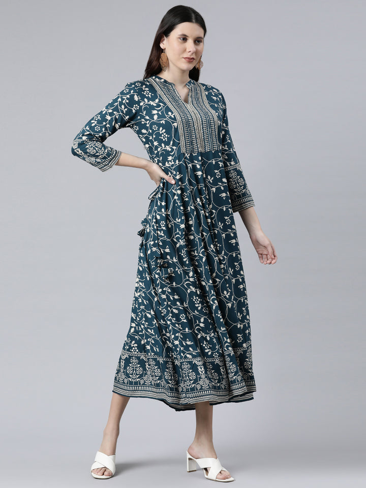 Neerus Green printed Anarkali kurta floral - side view