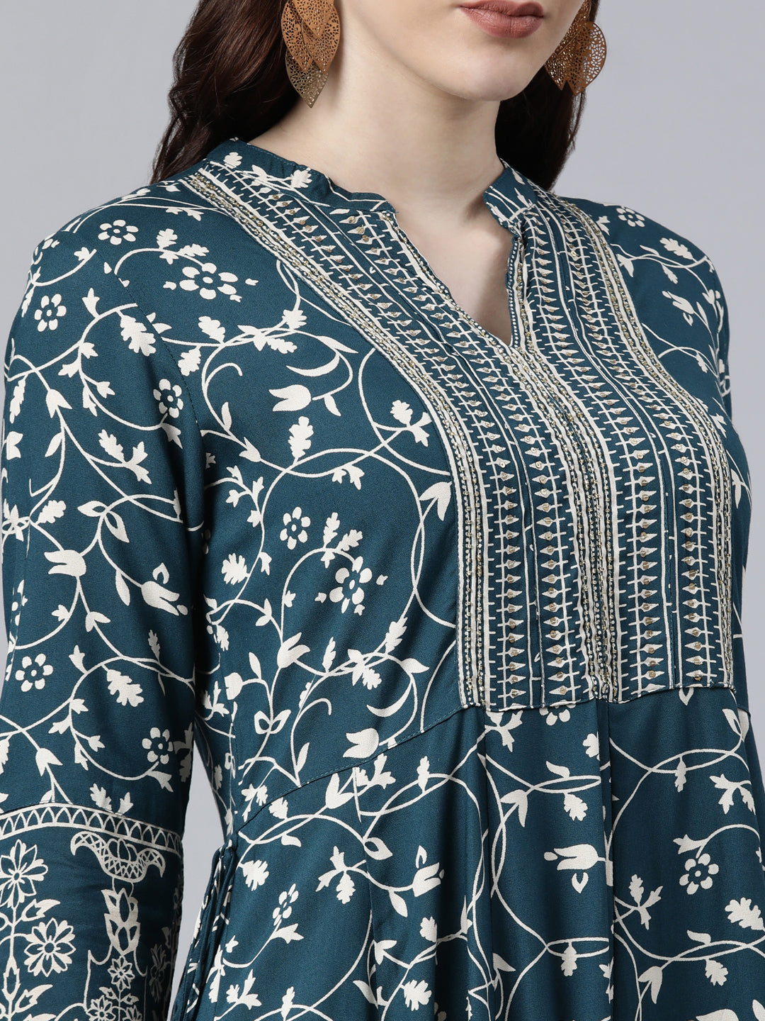 Neerus Green printed Anarkali kurta floral - detail view 2