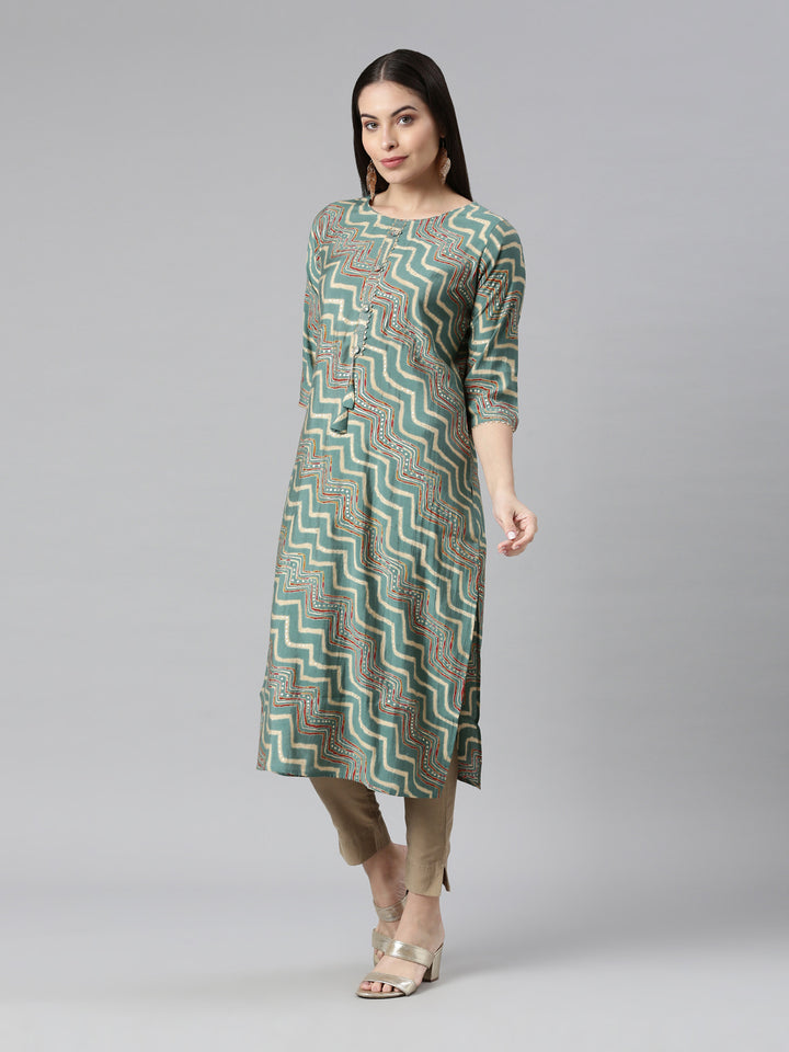 Neerus Green geometric printed kurta - back view