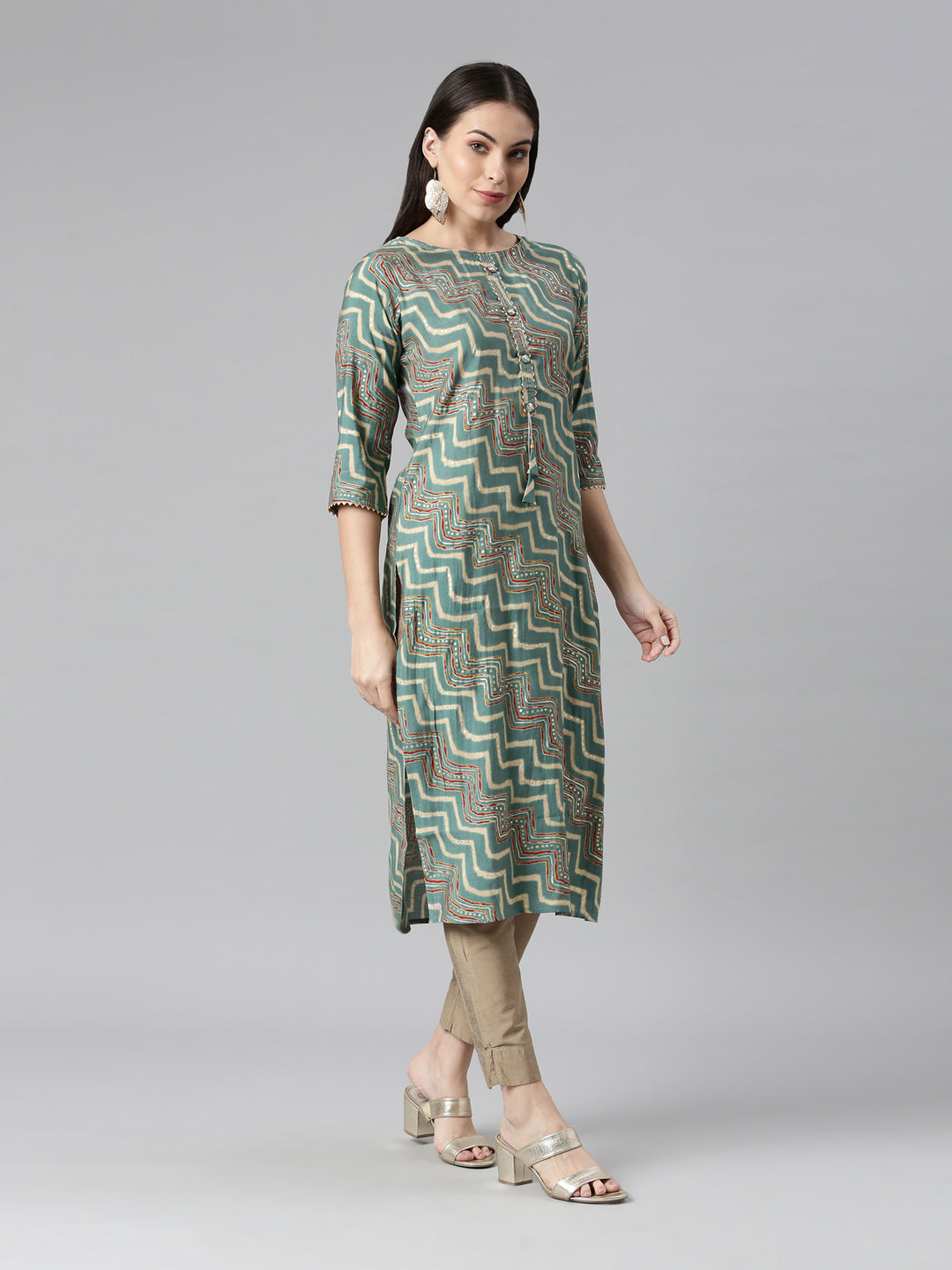 Neerus Green geometric printed kurta - side view