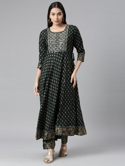 Neeru's Women Green Gold-Toned Ethnic Motifs Printed Kurta With Trousers With Dupatta
