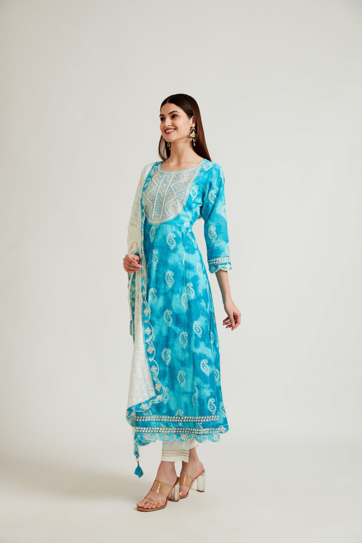 Neerus Blue cotton printed suit set - back view