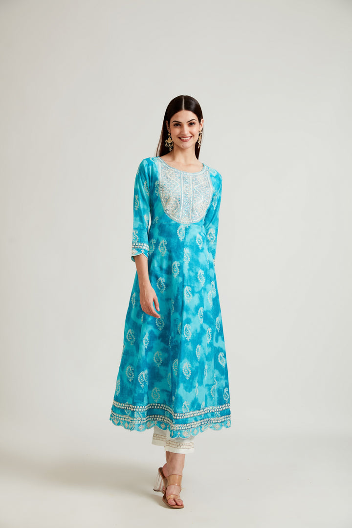 Neerus Blue cotton printed suit set - detail view 2