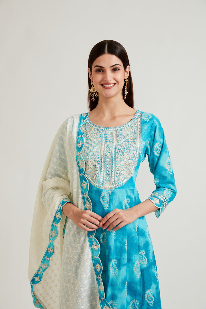 Neerus Blue cotton printed suit set - detail view 1