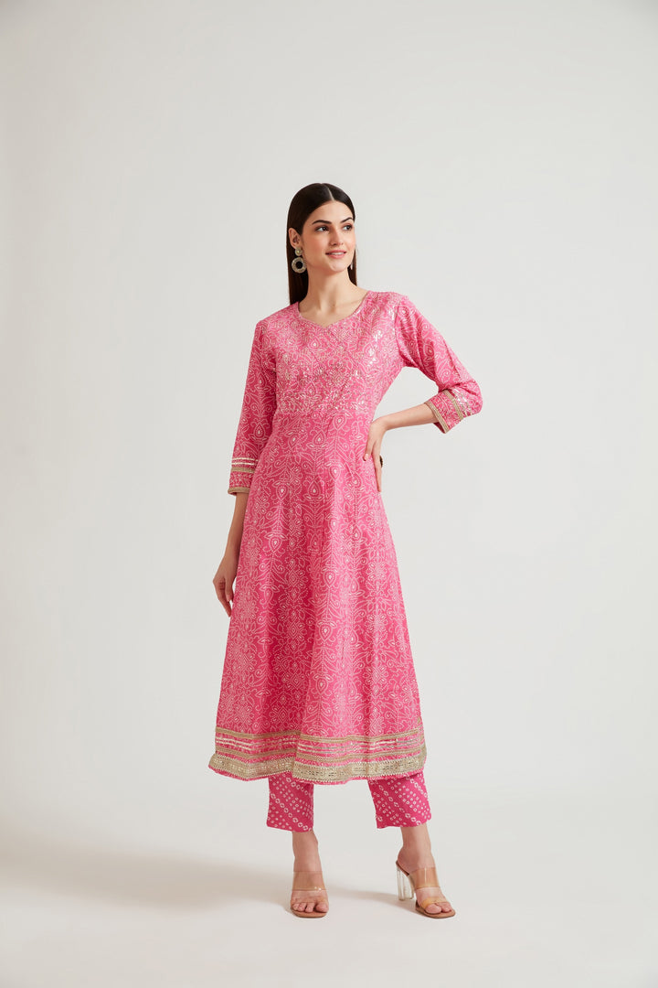 Neerus Pink embellished sequinned suit set - detail view 1