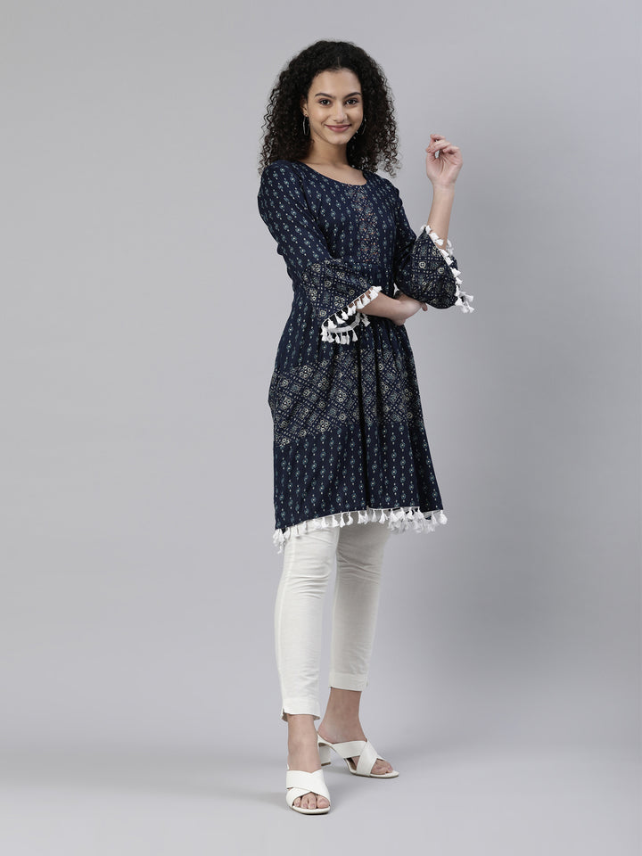 Neerus Blue geometric printed kurta - side view