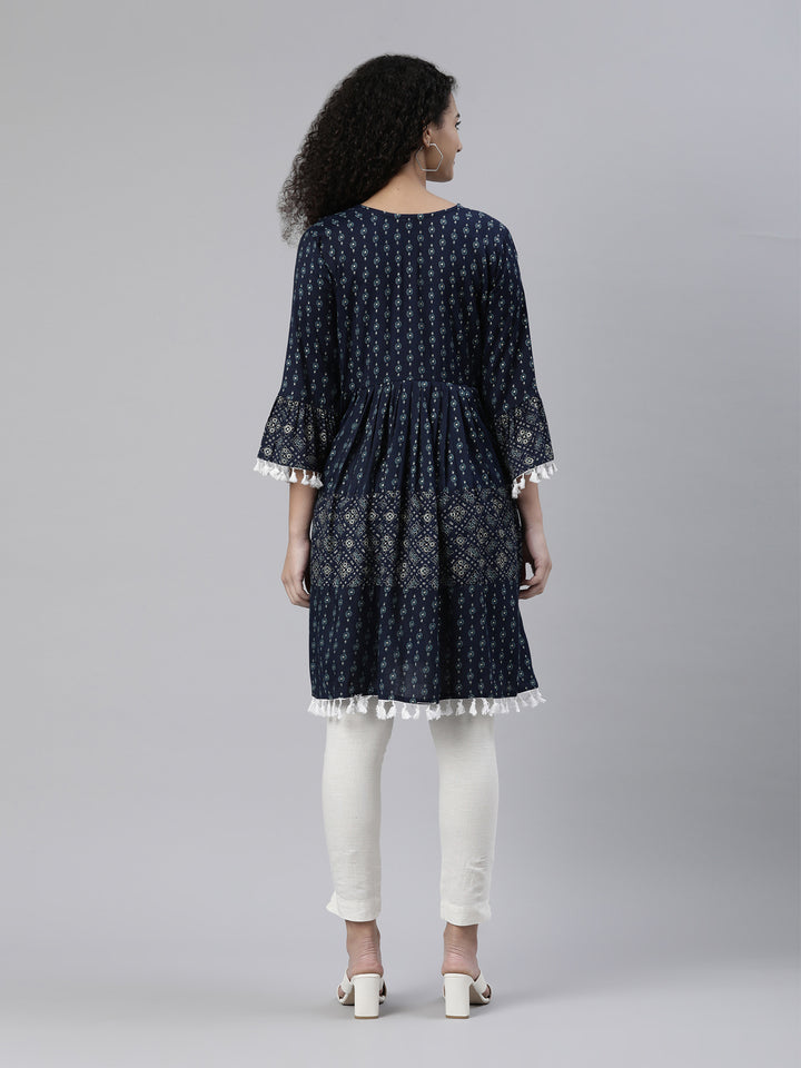 Neerus Blue geometric printed kurta - detail view 1
