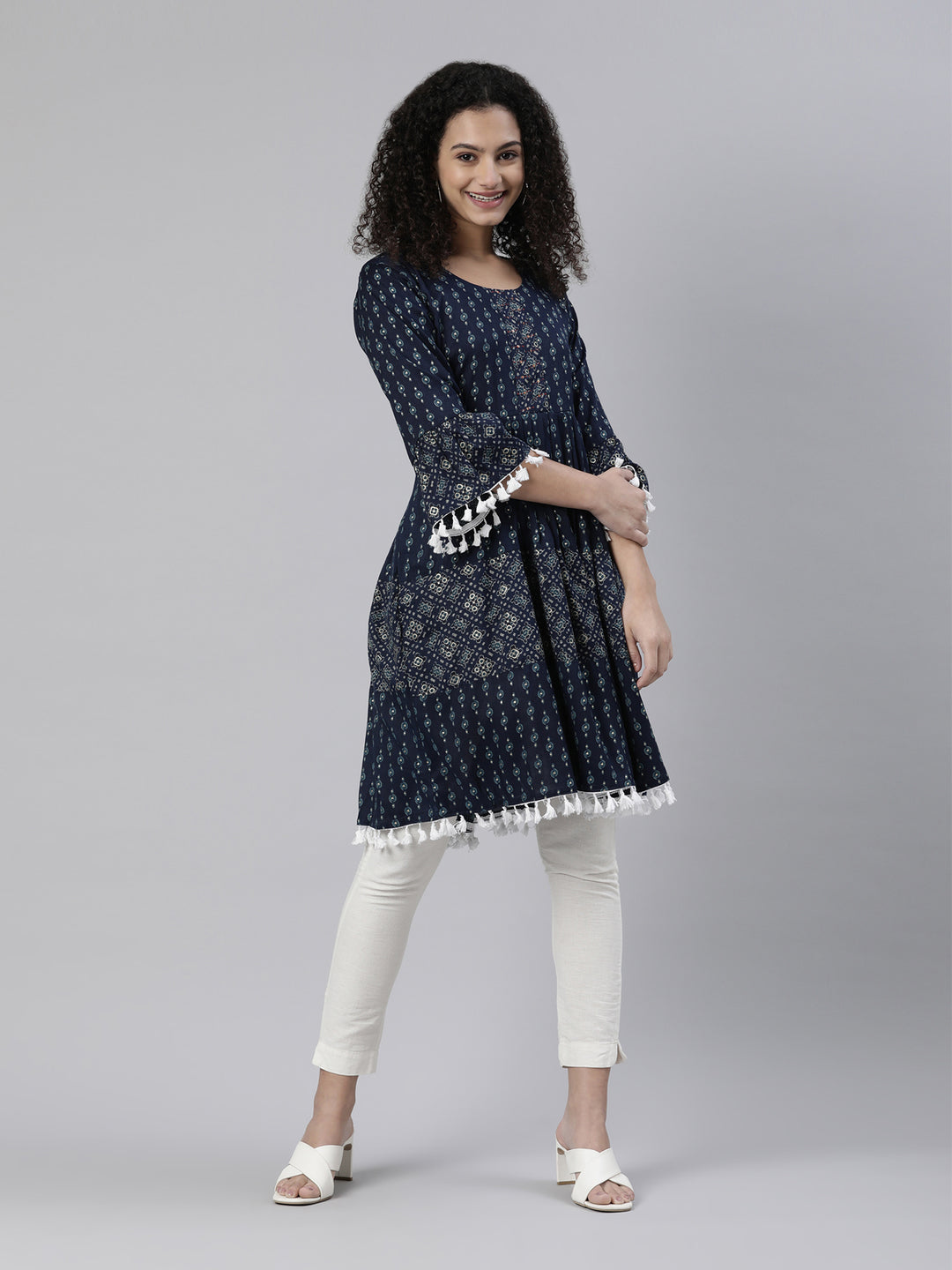 Neerus Blue geometric printed kurta - detail view 3