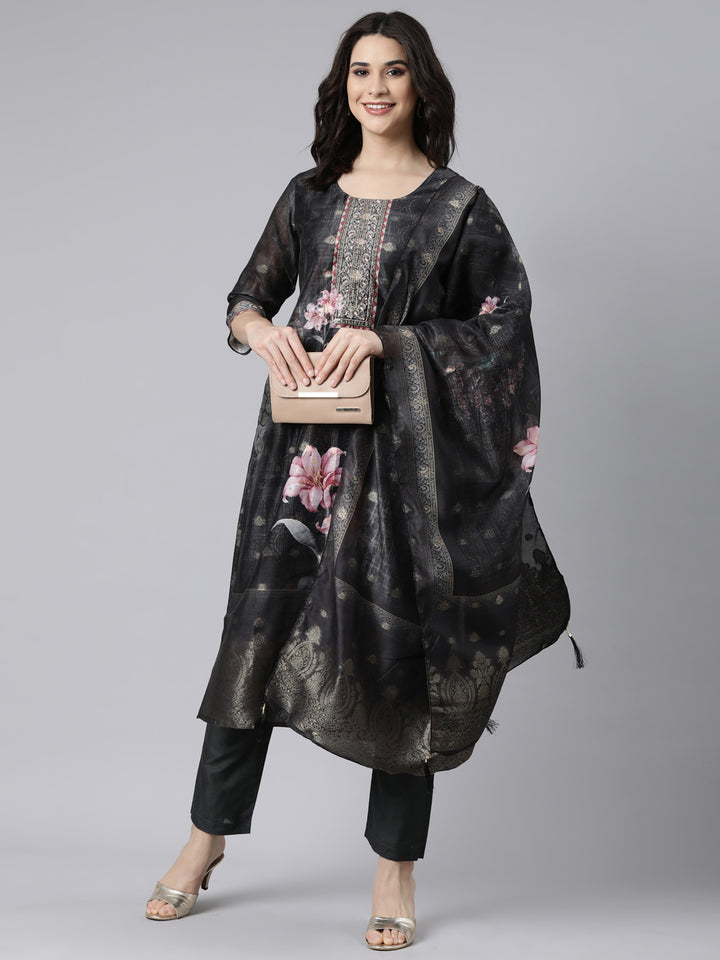 Neerus Black printed floral straight suit set - detail view 2