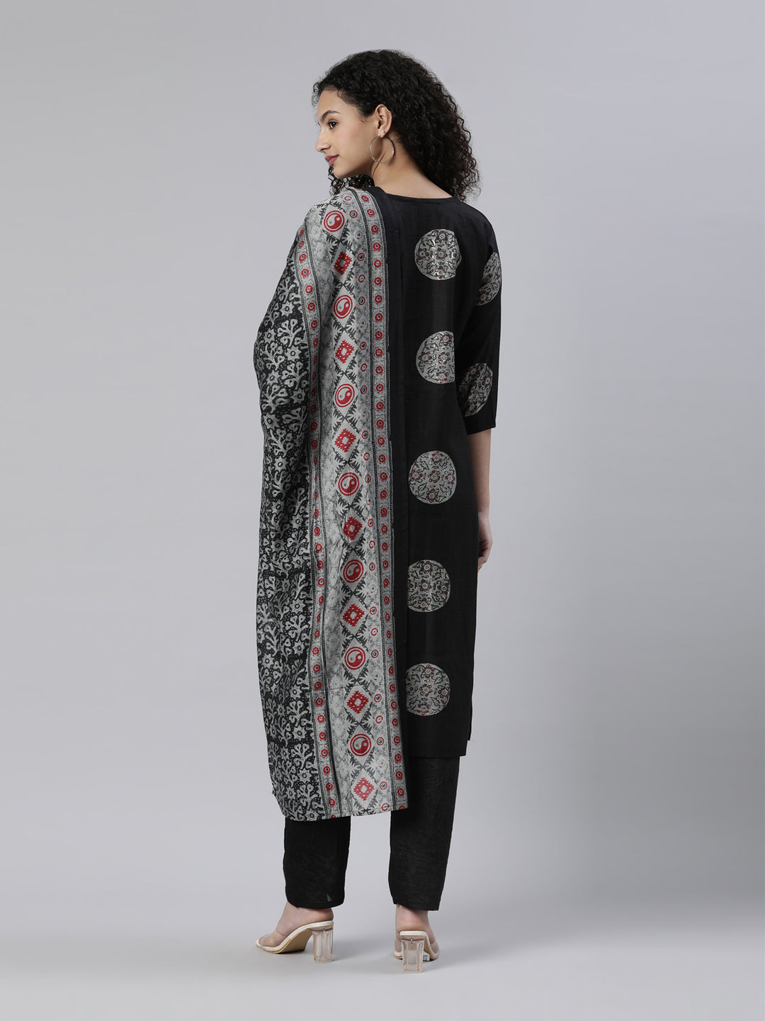 Neerus Multi ethnic mirror work suit set - detail view 1