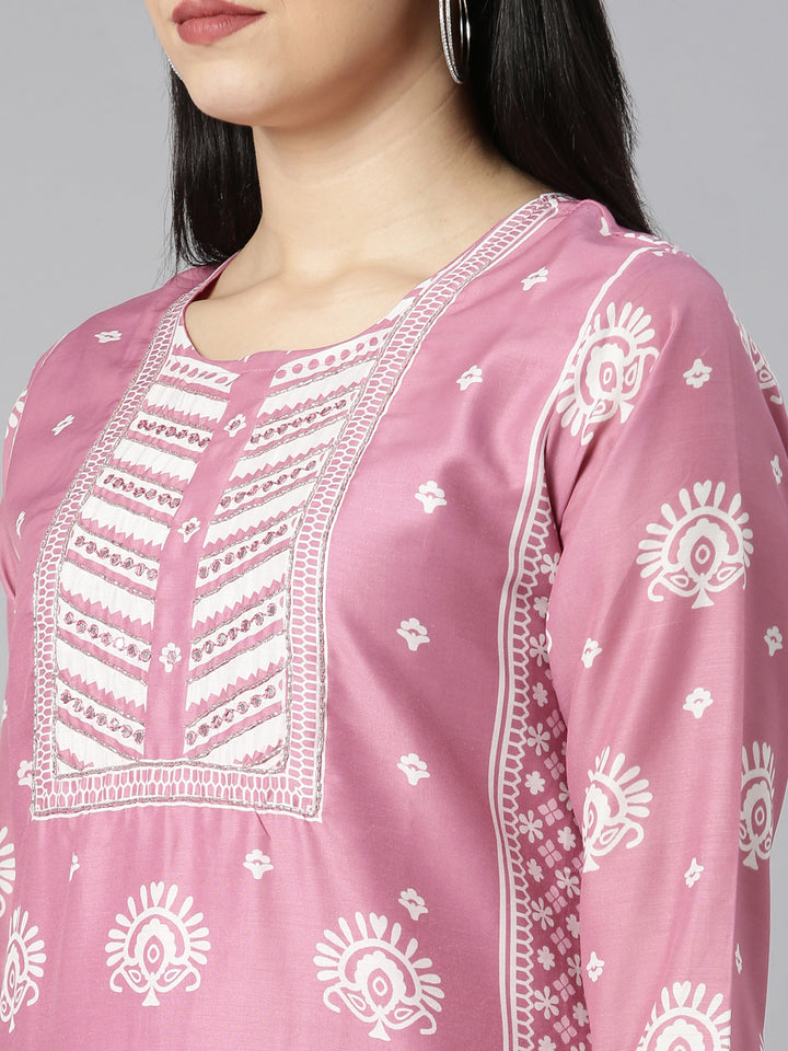 Neerus Pink printed floral kurta set with trouser and dupatta - detail view 1