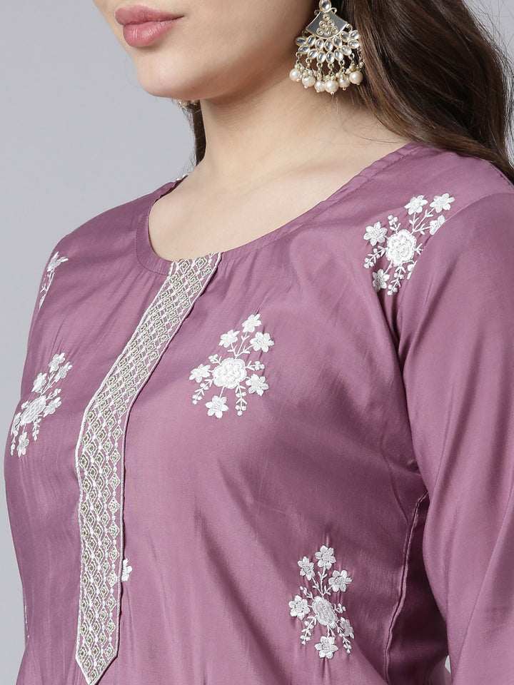 Neerus Purple floral printed straight suit set - detail view 1